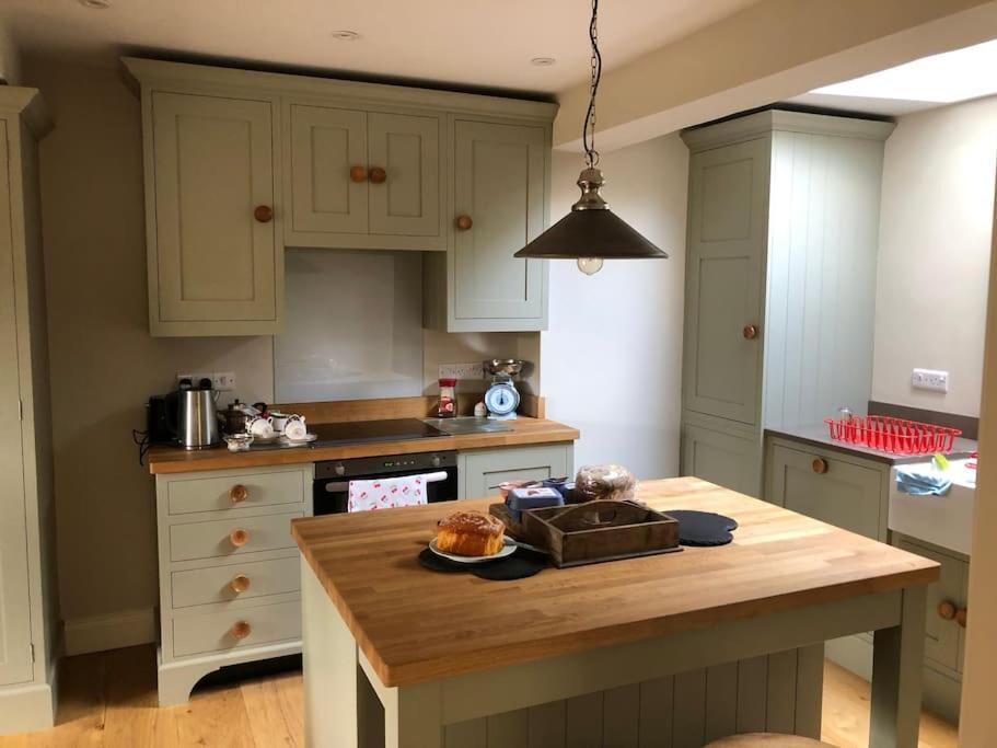 St Anthony'S, Bright Perkily Decorated 3 Bedroom House Ampleforth Extérieur photo