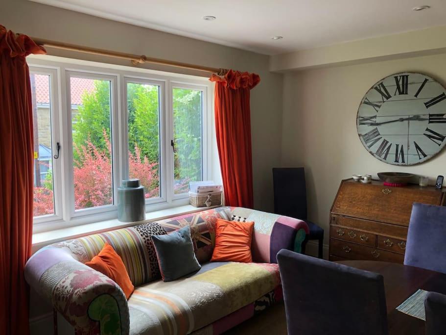 St Anthony'S, Bright Perkily Decorated 3 Bedroom House Ampleforth Extérieur photo