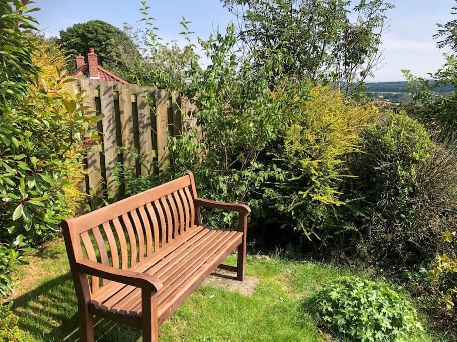 St Anthony'S, Bright Perkily Decorated 3 Bedroom House Ampleforth Extérieur photo